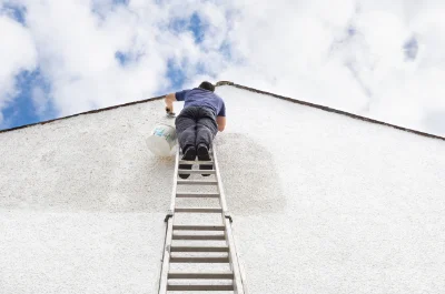 Peinture extérieure aux Corvées-les-Yys — façades et ravalement